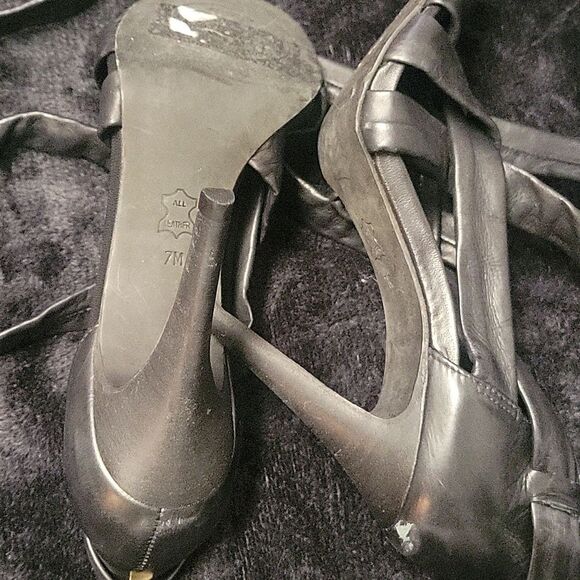 Tory Burch Ankle Tie-Up Heels. Size 7 Black Women's Strappy Sandals - Picture 4 of 4